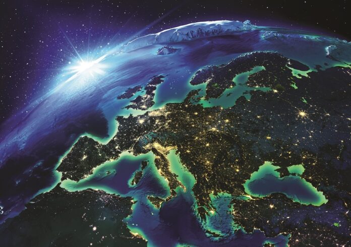 © iStock / RomoloTavini